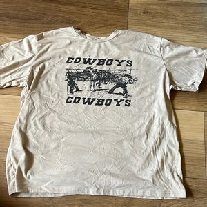 Beige cowboys t shirt